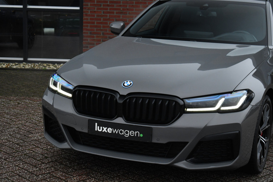 BMW 5 Serie Touring 530e xDrive M-Sport Pano Comf+Ventilatie HUD H/K Laser 19inch