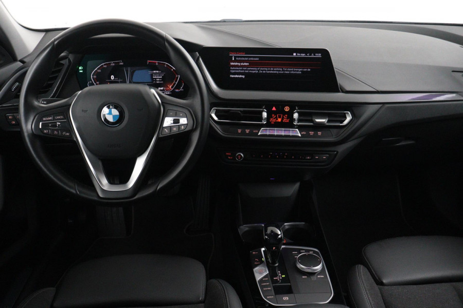 BMW 1-serie 118i Executive Edition SportLine (NL-auto, Dealer ondH, Navi-groot, Carplay/ Android, PDC V+A, Cruise Control, Etc)