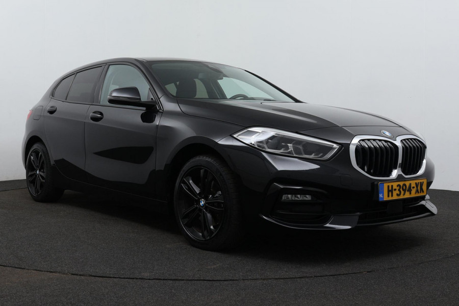 BMW 1-serie 118i Executive Edition SportLine (NL-auto, Dealer ondH, Navi-groot, Carplay/ Android, PDC V+A, Cruise Control, Etc)