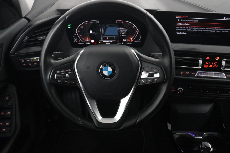 BMW 1-serie 118i Executive Edition SportLine (NL-auto, Dealer ondH, Navi-groot, Carplay/ Android, PDC V+A, Cruise Control, Etc)