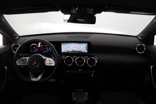 Mercedes-Benz A-Klasse 250 e PREMIUM PLUS AMG PLUG-IN HYBRIDE NIEUW 53.000,-