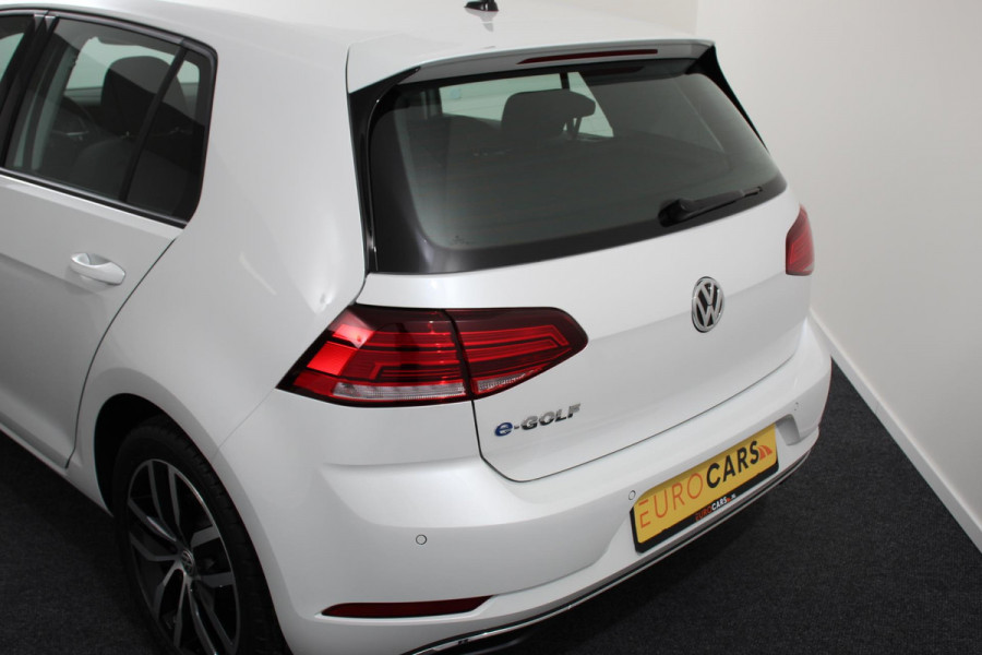 Volkswagen e-Golf E-Golf Automaat 136pk | Navigatie | Climate Control | Cruise control adaptief | Parkeer sensoren | Lichtmetalen Velgen 17" |