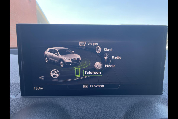 Audi Q2 35 TFSI S-Line Edition | Navigatie | Apple Carplay / Android auto | Camera | Climate Control | Electrische kofferbak | Adaptive Cruise control | Parkeer sensoren