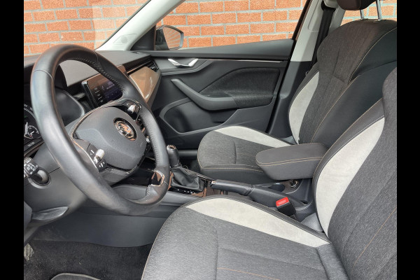 Škoda Kamiq 1.0 TSI 110pk DSG Style | Navigatie | Apple Carplay / Android auto | Parkeersensor achter | Cruise Control | Verwarmbare voorstoelen | Extra getint glas | Climate Control