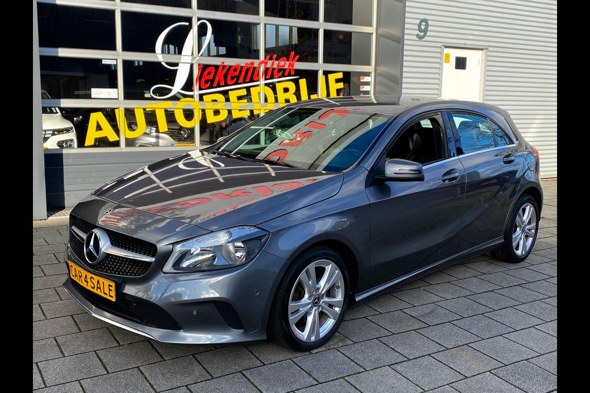 Mercedes-Benz A-Klasse 180 BlueEfficiency URBAN - Navigatie I Airco I PDC I Sport interieur & Velgen I Dealer onderhouden