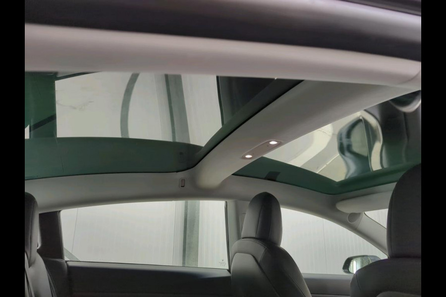 Tesla Model 3 Standard RWD Plus 60 kWh Panoramadak Navigatie Autopilot Ledverlichting Climate Control