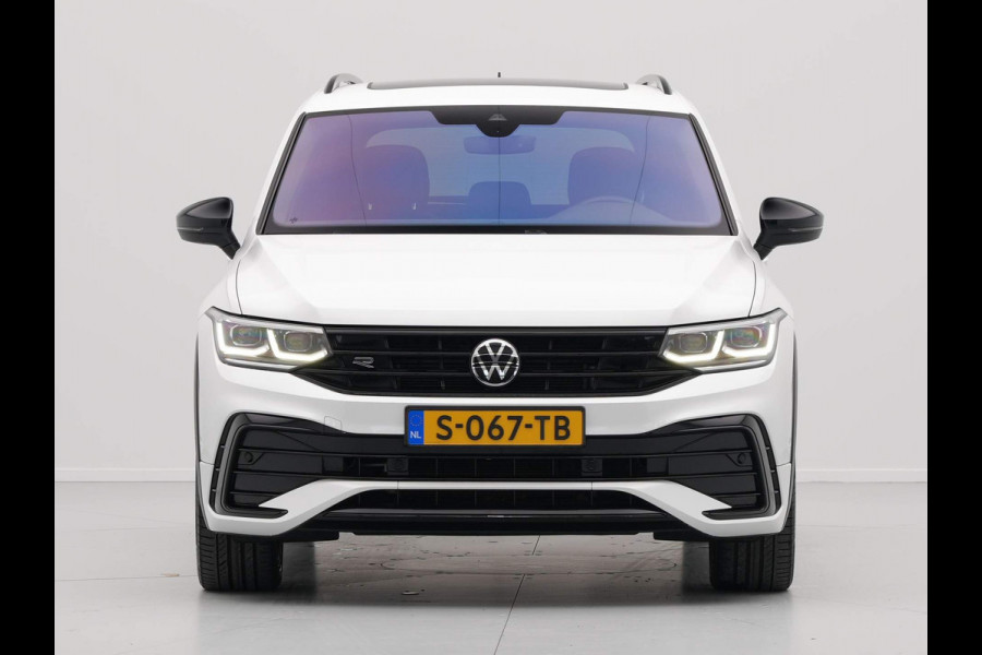 Volkswagen Tiguan 1.5 TSI 150pk DSG R-Line Blackstyle Panorama Leder Harman Kardon Side Assist 43