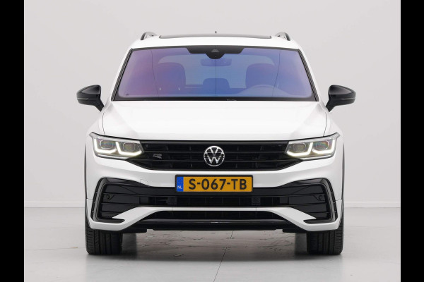 Volkswagen Tiguan 1.5 TSI 150pk DSG R-Line Blackstyle Panorama Leder Harman Kardon Side Assist 43