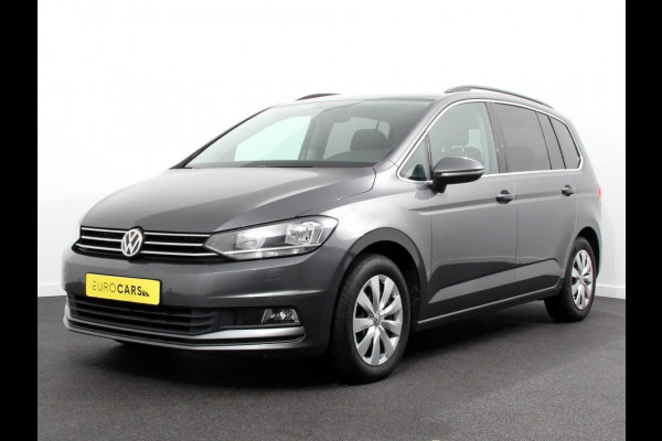 Volkswagen Touran 1.5 TSI DSG Comfortline 7p | Navigatie d.m.v. Apple Carplay/Android Auto | Climate Control | Camera | Parkeersensoren | Adaptive Cruise Control | Stoel-en stuurverwarming | Elektrische achterklep | Getinte ramen | Trekhaak |