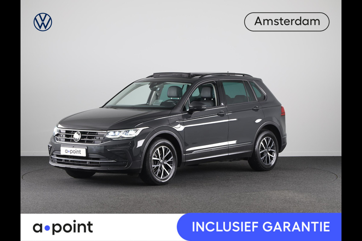 Volkswagen Tiguan 1.4 TSI eHybrid Life 245 pk Automaat (DSG) | Navigatie | Panoramadak | Parkeersensoren (Park assist) | Rondomzicht camera | Adaptieve cruise control | Stoelverwarming |