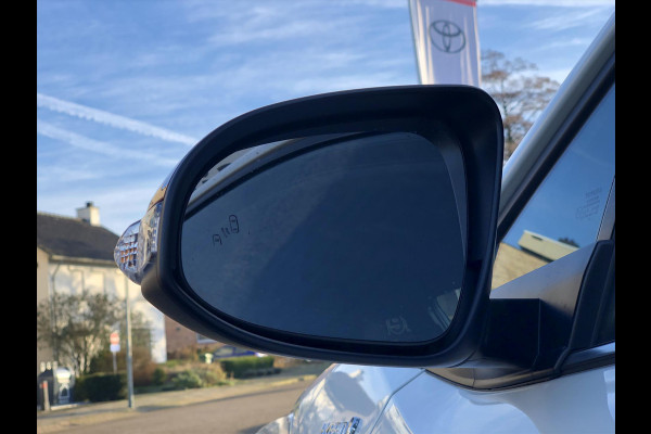 Toyota C-HR 1.8 Hybrid Premium | JBL, Navigatie, Blind Spot, Stoel + Stuurverwarming, Parkeersensoren, Half leer, Zeer compleet!