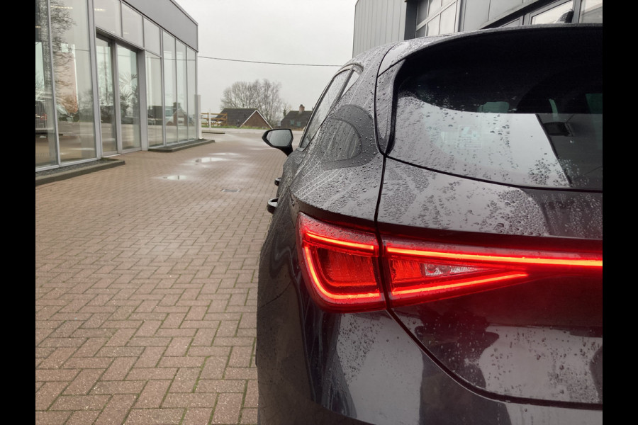 Seat Leon 1.5 TSi 150pk FR Launch Edition CAMERA/KEYLESS/WINTERPACK/TREKH.WEGKLAPBAAR