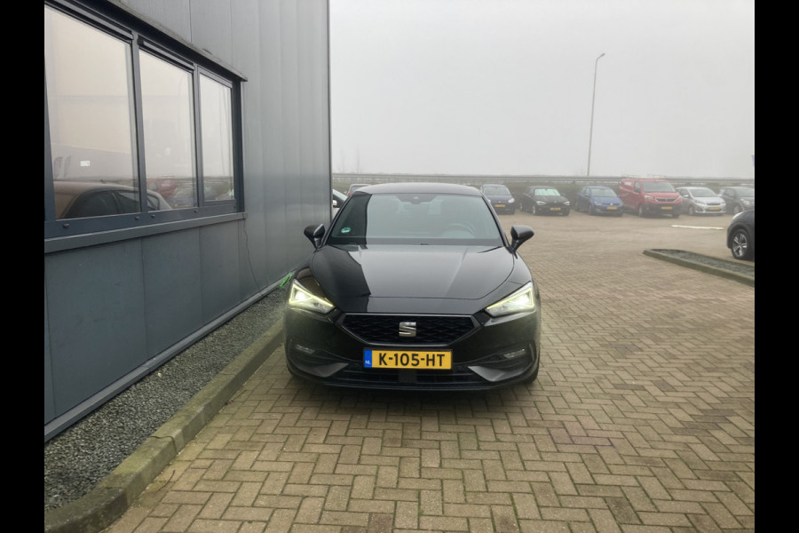 Seat Leon 1.5 TSi 150pk FR Launch Edition CAMERA/KEYLESS/WINTERPACK/TREKH.WEGKLAPBAAR