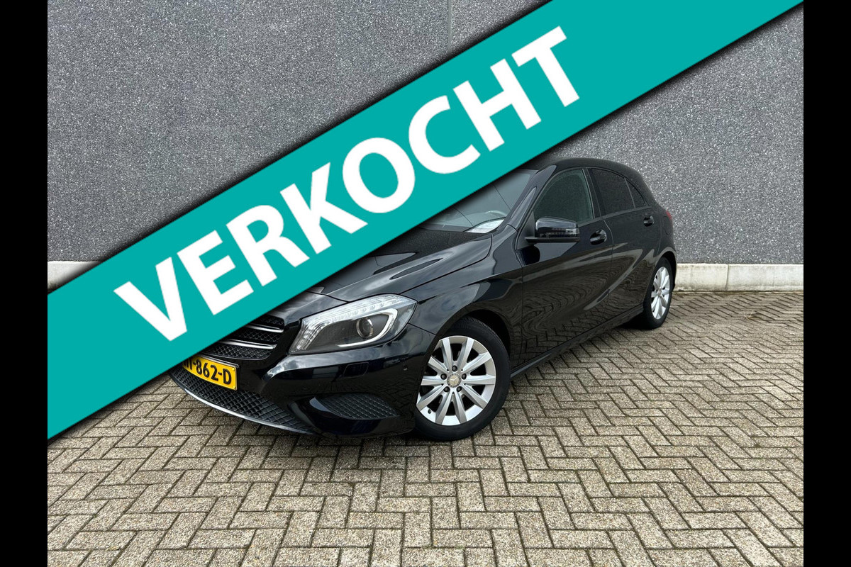 Mercedes-Benz A-Klasse 180 Ambition 4U3 | NAVI | BLUETOOTH | AIRCO | CC | PDC | HALF LEDER | APK T/M 6-9-2025 | AFLEVERBEURT | NAP