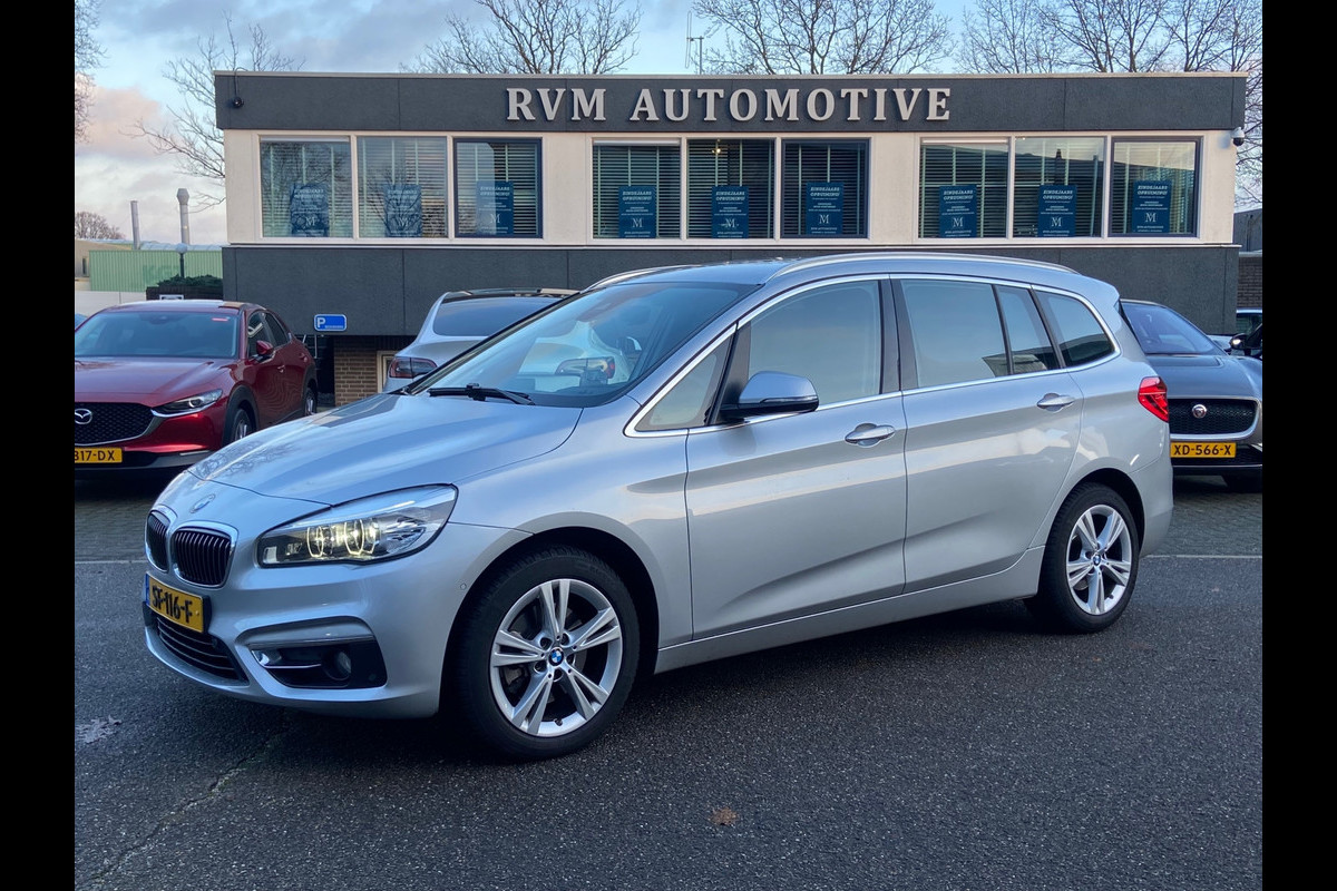 BMW 2 Serie Gran Tourer 218i 7p. High Executive VAN 22.900 VOOR 19.877 EINDEJAARSVOORDEEL 3.023,- | 7 PERSOONS | LEDER | CAMERA