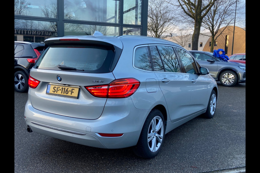 BMW 2 Serie Gran Tourer 218i 7p. High Executive VAN 22.900 VOOR 19.877 EINDEJAARSVOORDEEL 3.023,- | 7 PERSOONS | LEDER | CAMERA