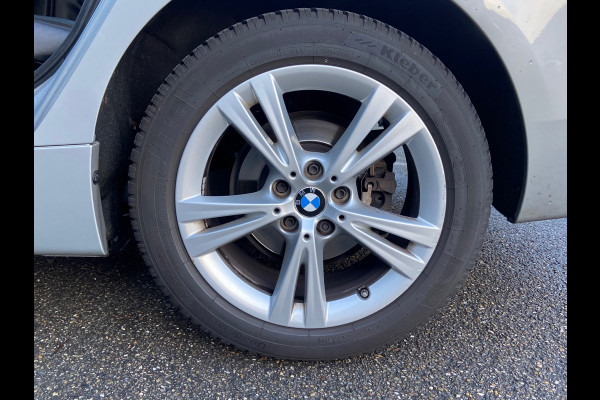 BMW 2 Serie Gran Tourer 218i 7p. High Executive VAN 22.900 VOOR 19.877 EINDEJAARSVOORDEEL 3.023,- | 7 PERSOONS | LEDER | CAMERA