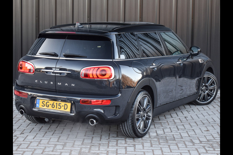 MINI Clubman 2.0 Cooper S CHILI SERIOUS BUSINESS | NL-AUTO | PANORAMADAK | HEAD-UP | HARMAN/KARDON | CAMERA | TREKHAAK | LEDER | SPORTSTOELEN