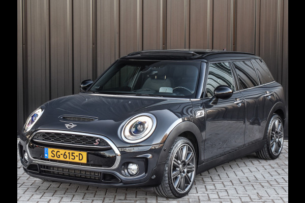 MINI Clubman 2.0 Cooper S CHILI SERIOUS BUSINESS | NL-AUTO | PANORAMADAK | HEAD-UP | HARMAN/KARDON | CAMERA | TREKHAAK | LEDER | SPORTSTOELEN