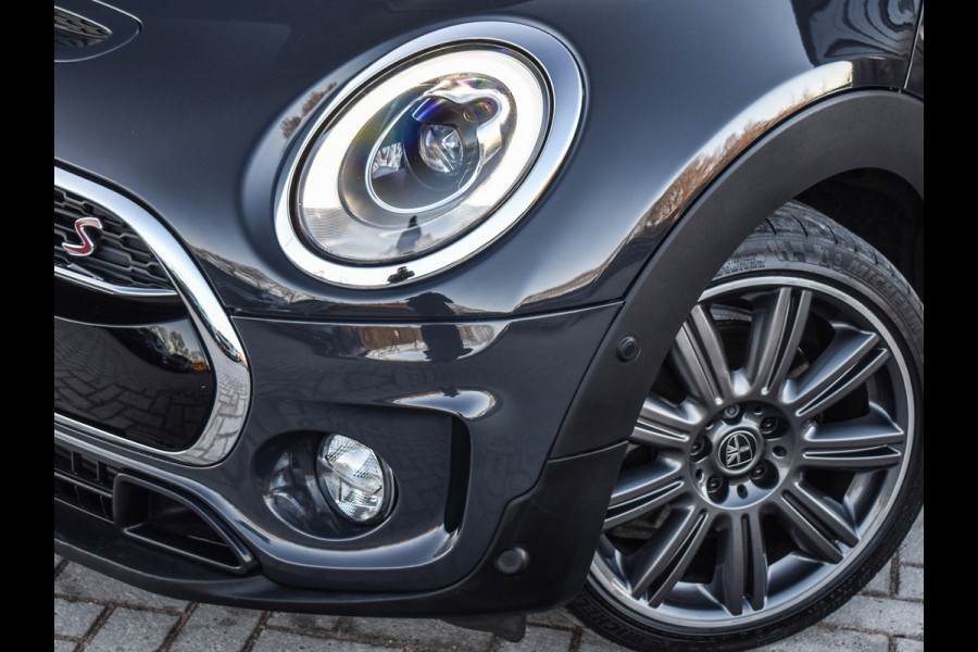 MINI Clubman 2.0 Cooper S CHILI SERIOUS BUSINESS | NL-AUTO | PANORAMADAK | HEAD-UP | HARMAN/KARDON | CAMERA | TREKHAAK | LEDER | SPORTSTOELEN