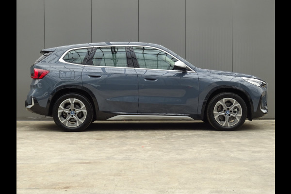 BMW iX1 xDrive30 Launch Edition 67 kWh * H/K * LEER * CARPLAY !!