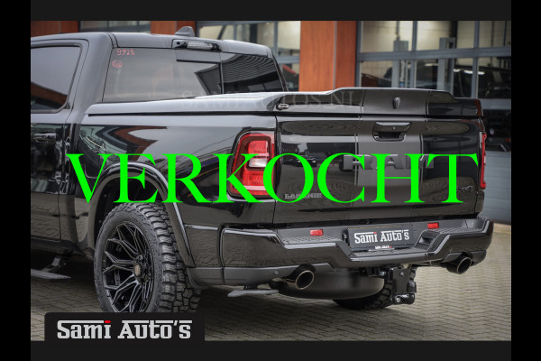 Dodge Ram PREMIUM NIGHT 2025 | BOM VOL + 14.4 INCH SCHERM | LUCHTVERING | HUD | HURRICAN 420PK 636 Nm | PRIJS MET LPG EN COVER EN GARANTIE DUBBELE CABINE | PICK UP | 5 PERSOONS | DC | GRIJSKENTEKEN | VOORRAAD NR 2231 - 4946