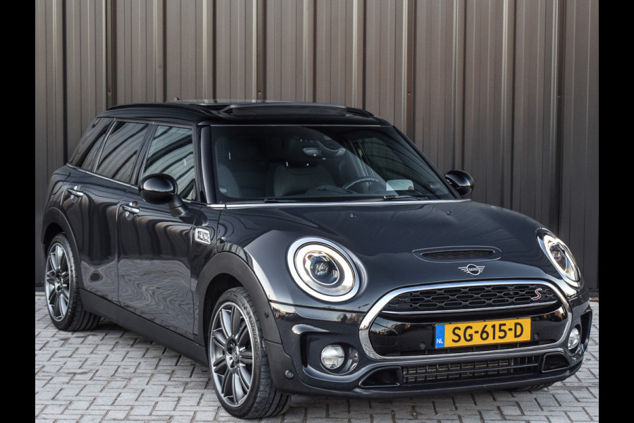 MINI Clubman 2.0 Cooper S CHILI SERIOUS BUSINESS | NL-AUTO | PANORAMADAK | HEAD-UP | HARMAN/KARDON | CAMERA | TREKHAAK | LEDER | SPORTSTOELEN