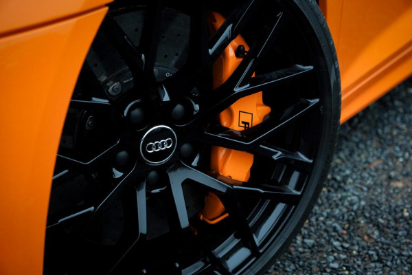 Audi R8 5.2 FSI quattro Plus Akrapovic / Keramisch / B&O / Carbon / Glut Orange