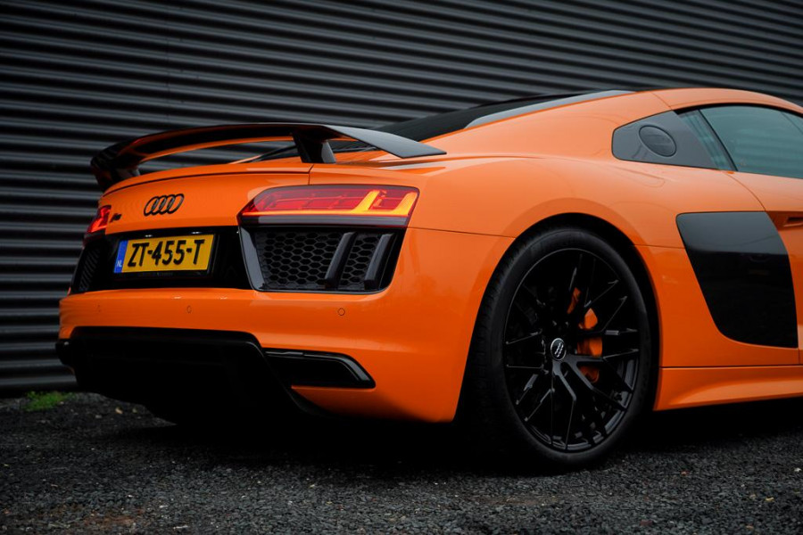 Audi R8 5.2 FSI quattro Plus Akrapovic / Keramisch / B&O / Carbon / Glut Orange