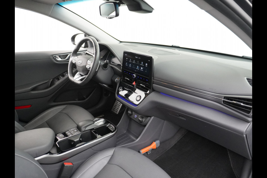 Hyundai IONIQ Premium EV 38kWh Apple Carplay Android Auto Ecc Cruise-Control Adaptief Led Infinity-luidsprekers Warmtepomp Leder Camera Pdc Na Verwarmde stoelen Bluetooth Keyless Lmv Connected I-Key Lane-Assist Verkeersbord-detectie