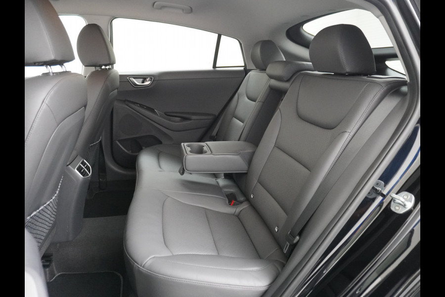 Hyundai IONIQ Premium EV 38kWh Apple Carplay Android Auto Ecc Cruise-Control Adaptief Led Infinity-luidsprekers Warmtepomp Leder Camera Pdc Na Verwarmde stoelen Bluetooth Keyless Lmv Connected I-Key Lane-Assist Verkeersbord-detectie