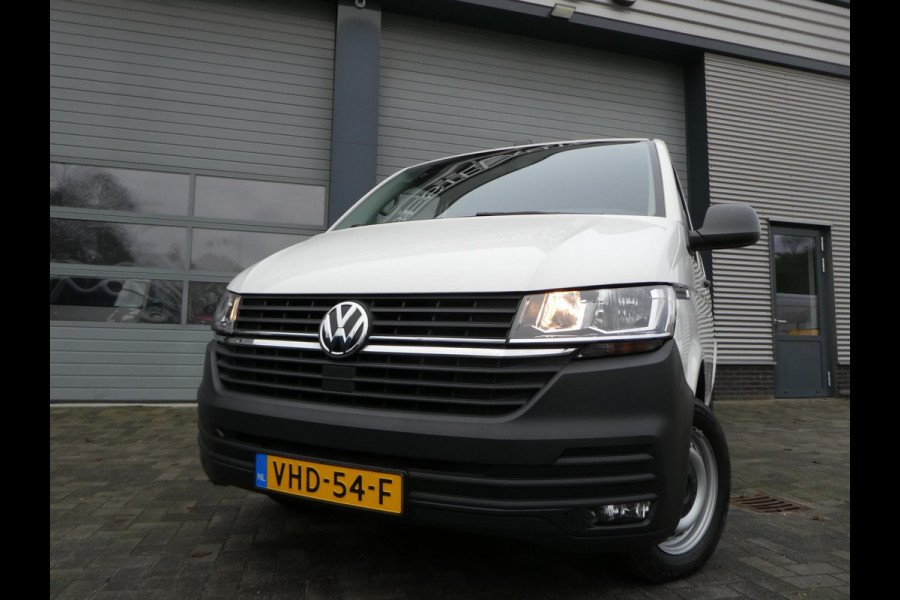 Volkswagen Transporter 2.0tdi 150pk L2, Automaat, Navigatie, PDC.