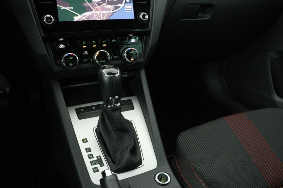 Škoda Octavia 1.5 TSI Sport | Trekhaak | Sportstoelen | Carplay | Navigatie | PDC | Climate control | Cruise control | Bluetooth