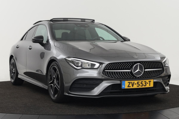 Mercedes-Benz CLA-Klasse 180 AMG | Panoramadak | Stoelverwarming | Camera | Sfeerverlichting | Half leder | Navigatie | Full LED | Climate control