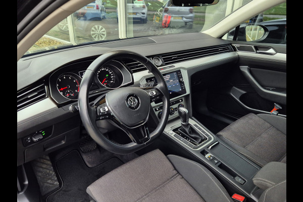 Volkswagen Passat Variant 1.5 TSI Comfortline Business Automaat | Navigatie | Clima