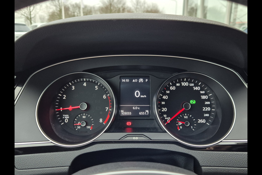 Volkswagen Passat Variant 1.5 TSI Comfortline Business Automaat | Navigatie | Clima