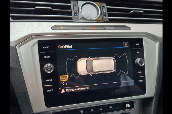 Volkswagen Passat Variant 1.5 TSI Comfortline Business Automaat | Navigatie | Clima