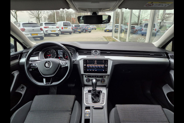 Volkswagen Passat Variant 1.5 TSI Comfortline Business Automaat | Navigatie | Clima