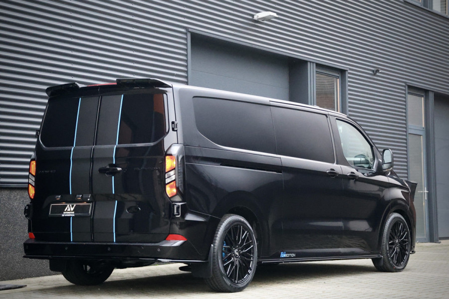 Ford Transit Custom 320 2.0 TDCI L2H1 Sport 170 PK | BPM VRIJ | ACC | Blind Spot | Navigatie | Camera | CarPlay | Lane Assist | Stoelverwarming | Raptor Edition | 3-Zitter | NL Auto