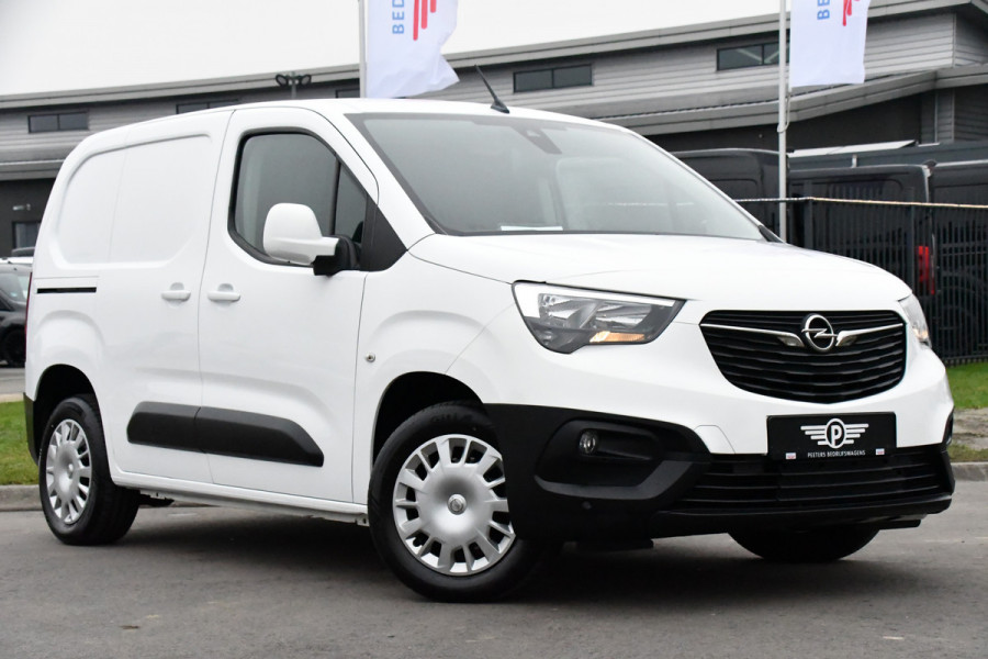 Opel Combo 1.5D L1H1 Innovation Camera, Cruise, Carplay, 130PK Automaat, Stoelverwarming, Sensoren, BOM VOL!