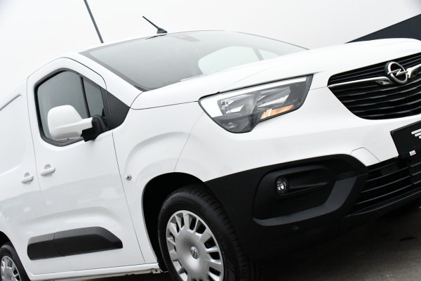 Opel Combo 1.5D L1H1 Innovation Camera, Cruise, Carplay, 130PK Automaat, Stoelverwarming, Sensoren, BOM VOL!