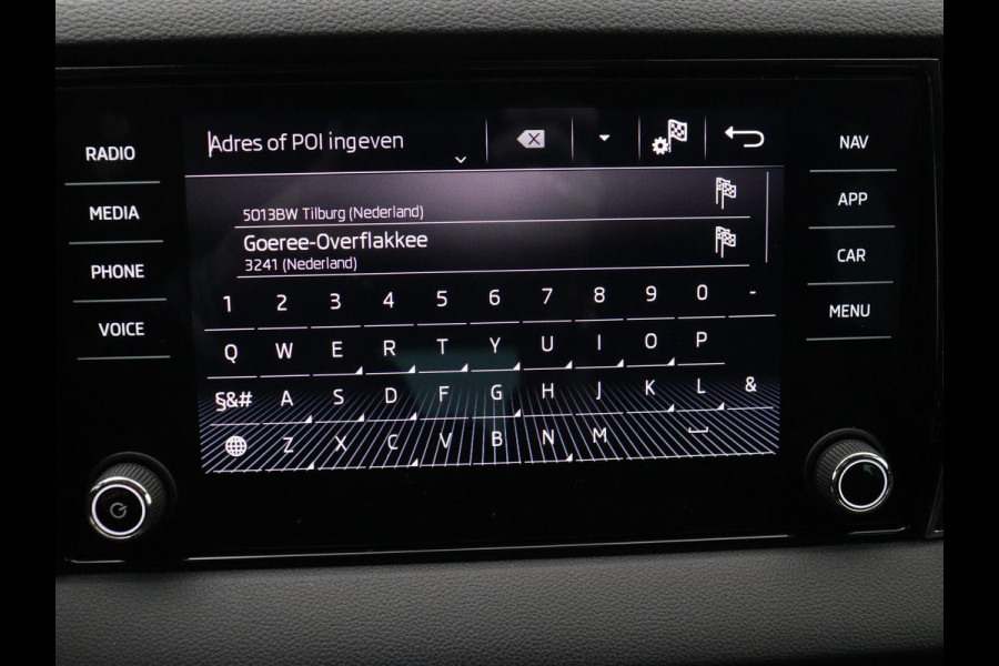 Škoda Karoq 1.5 TSI ACT Business Edition NAVI CRUISE CARPLAY