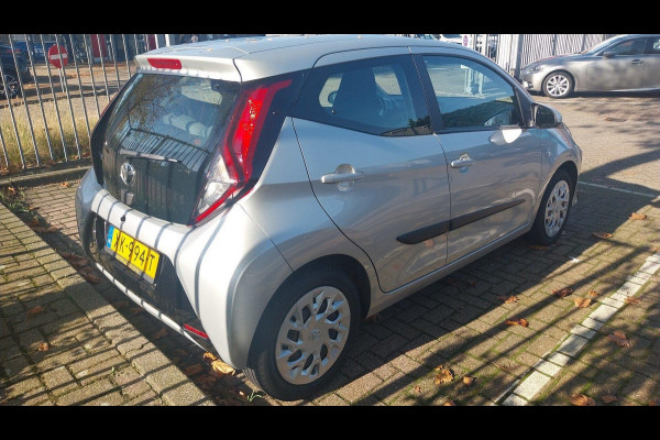 Toyota Aygo 1.0 VVT-i X-Play Automaat