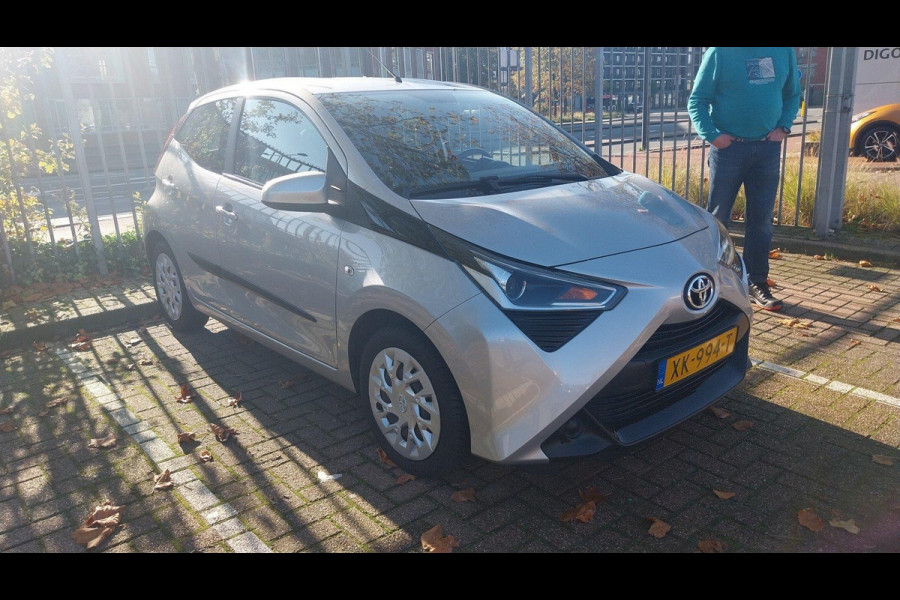 Toyota Aygo 1.0 VVT-i X-Play Automaat