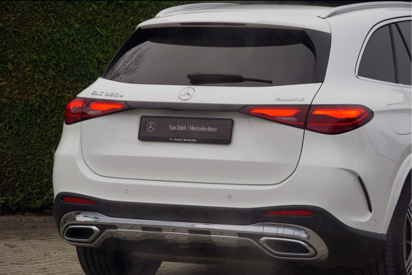 Mercedes-Benz GLC GLC 300 e 4M AMG Line | Achterasbesturing Luchtvering Trekhaak Burmester Distronic