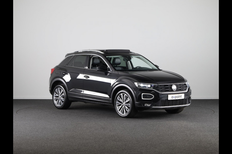 Volkswagen T-Roc 1.5 TSI Style 150 PK | Navigatie | Leder interieur | Panoramadak | Camera | Digitaal dashboard