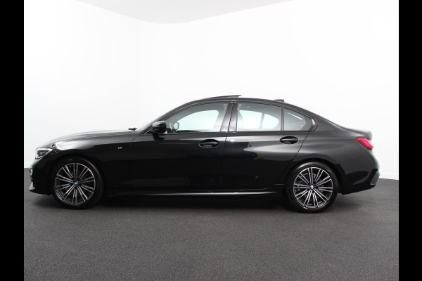 BMW 3 Serie 318i High Executive Edition M Sport | Panorama dak | Full LED | Sfeerverlichting | Climate control |  Navigatie | Carplay/Android Auto | Cruise Control | LM Velgen 18" | PDC VA | Camera