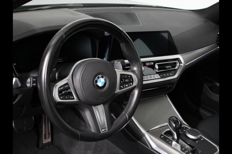 BMW 3 Serie 318i High Executive Edition M Sport | Panorama dak | Full LED | Sfeerverlichting | Climate control |  Navigatie | Carplay/Android Auto | Cruise Control | LM Velgen 18" | PDC VA | Camera