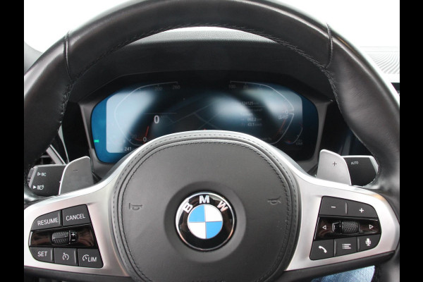 BMW 3 Serie 318i High Executive Edition M Sport | Panorama dak | Full LED | Sfeerverlichting | Climate control |  Navigatie | Carplay/Android Auto | Cruise Control | LM Velgen 18" | PDC VA | Camera