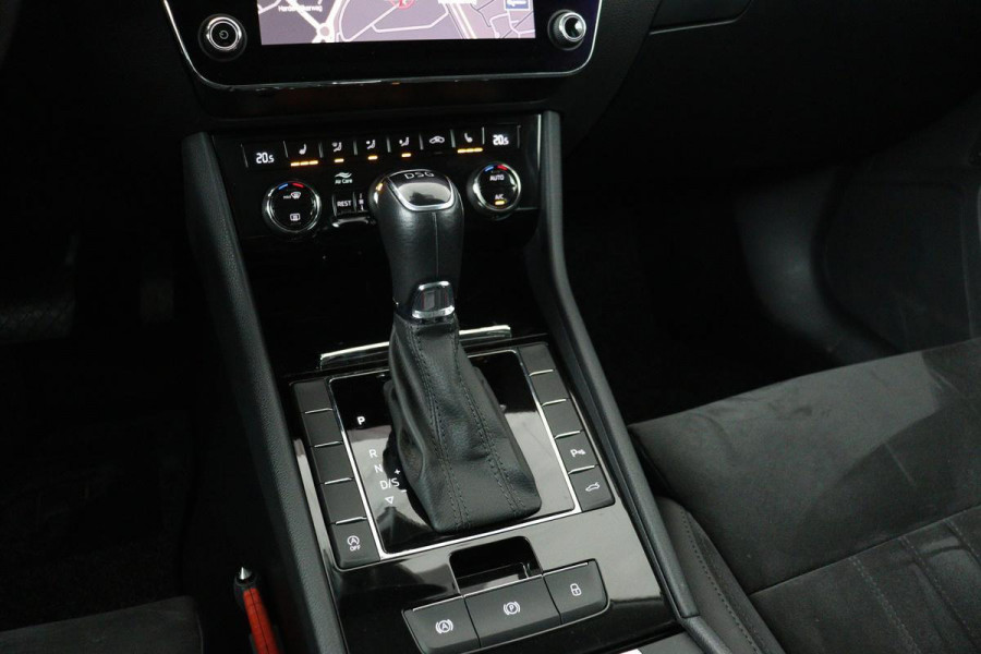 Škoda Superb 1.5 TSI Business Edition | Trekhaak | Stoelverwarming | Leder/Alcantara | Camera | Canton Sound | Carplay | Memory | Virtual Cockpit | Verwarmde voorruit